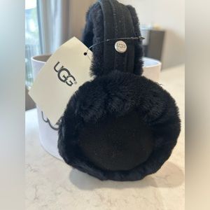 BNWT Ugg black earmuffs